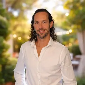 Christopher votre conseiller matrimoniale Unicis